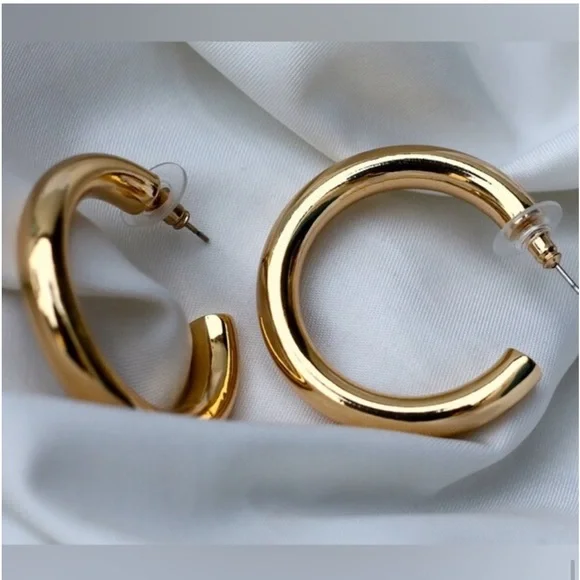 New 14k Gold Plated Sterling Silver Classic 4mm Hoop Push Back Stud Earrings - Picture 8 of 9